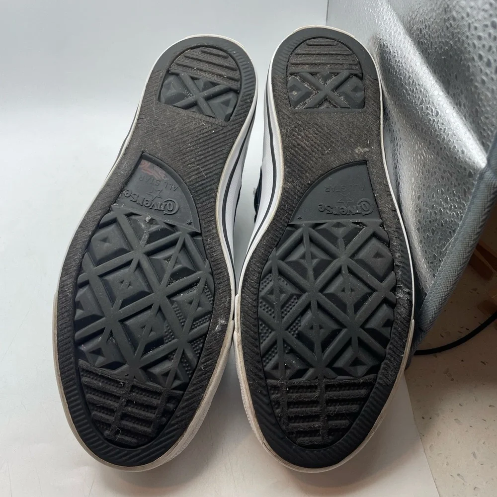 Converse All Star Black canvas women’s Low-Top Sneakers size 7